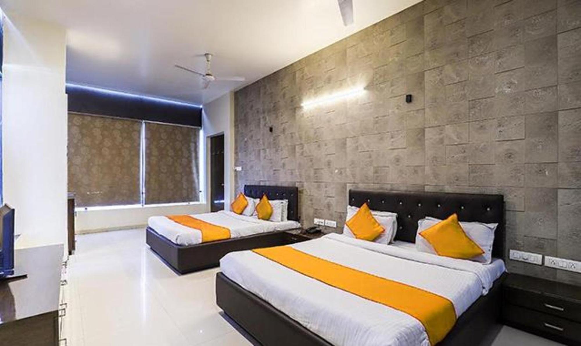 Hotel O Marigold سورات المظهر الخارجي الصورة