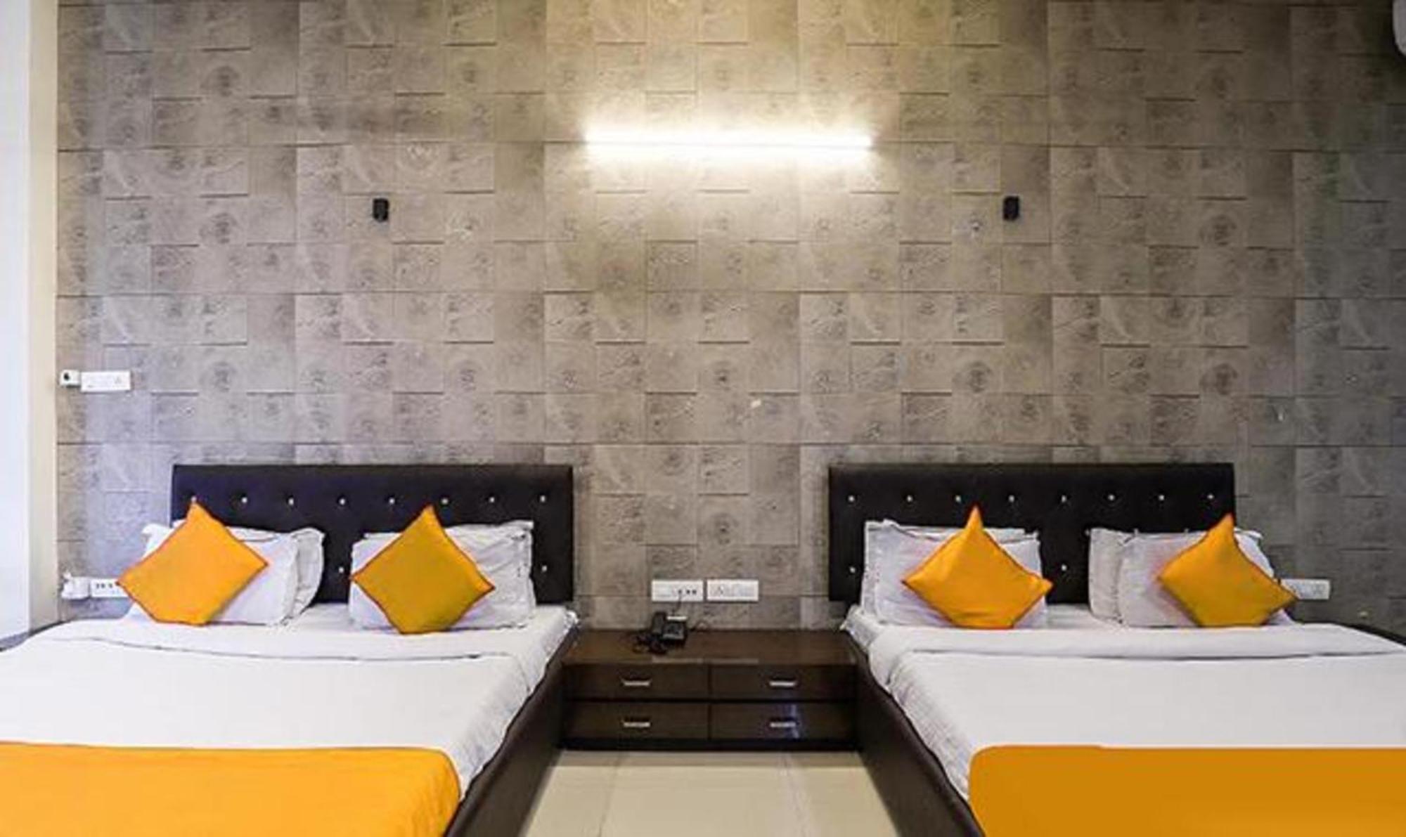 Hotel O Marigold سورات المظهر الخارجي الصورة