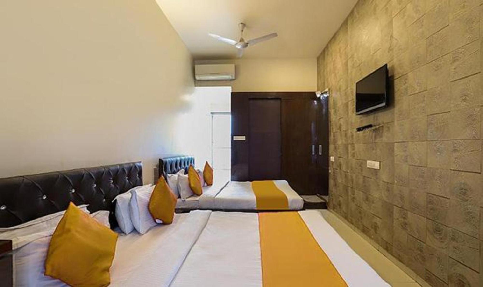 Hotel O Marigold سورات المظهر الخارجي الصورة